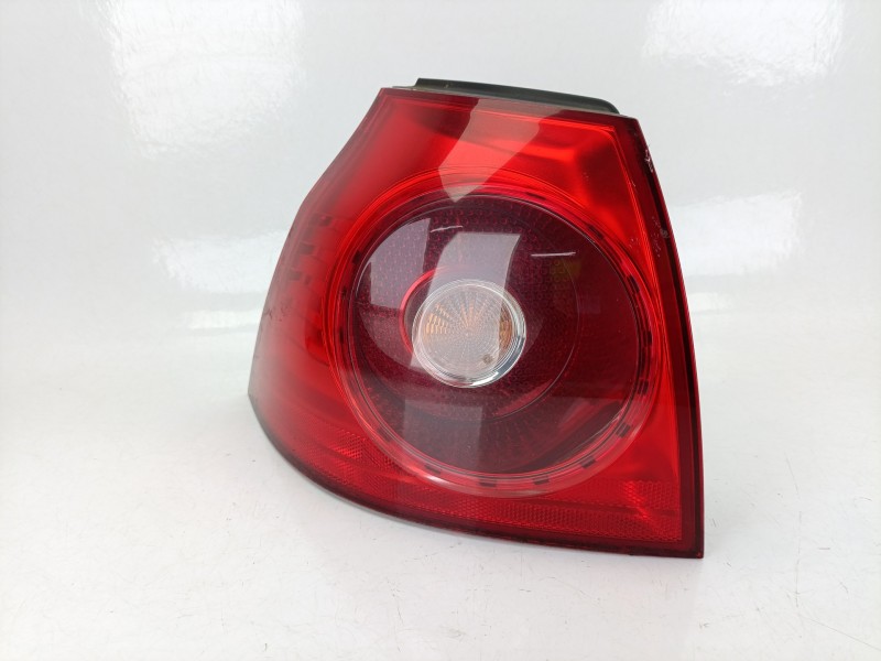 Recambio de piloto trasero izquierdo para volkswagen golf iv (1j1) 2.0 referencia OEM IAM 1K6945095AA  