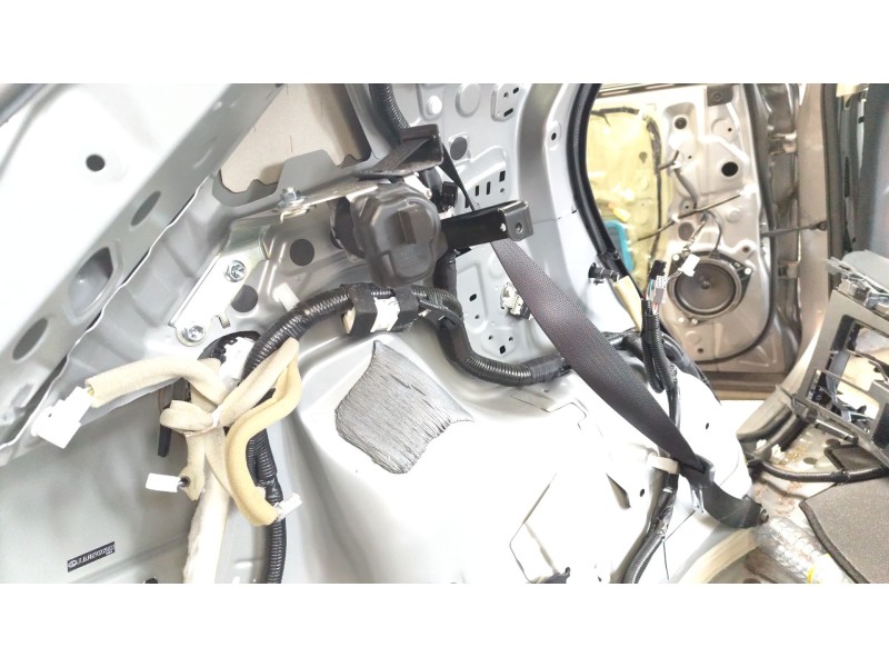 Recambio de cinturon seguridad trasero izquierdo para lexus nx (_z1_) 300h awd (ayz15) referencia OEM IAM 7337078020C0  