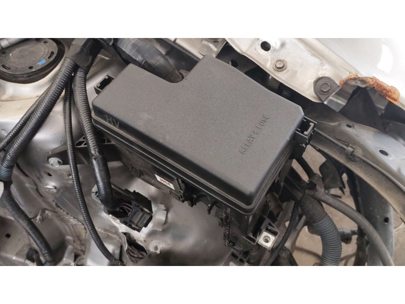 Recambio de caja reles / fusibles para lexus nx (_z1_) 300h awd (ayz15) referencia OEM IAM 8263048010  