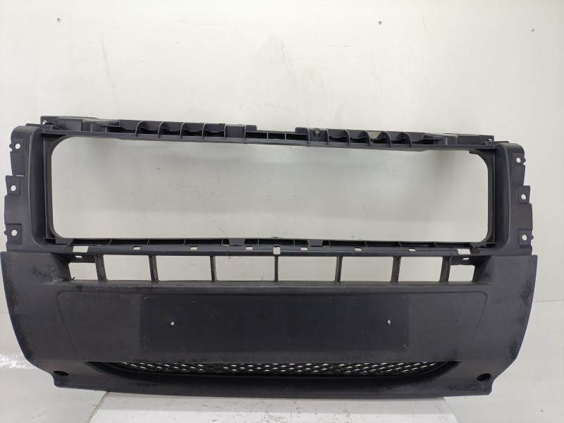 Recambio de paragolpes delantero para peugeot boxer furgoneta 2.2 hdi 130 referencia OEM IAM 1305760070  
