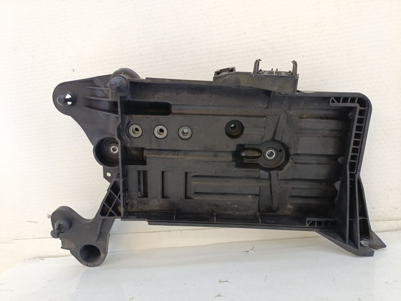 Recambio de soporte bateria para volkswagen golf vii variant (ba5, bv5) 1.6 tdi referencia OEM IAM 5Q0915331K  