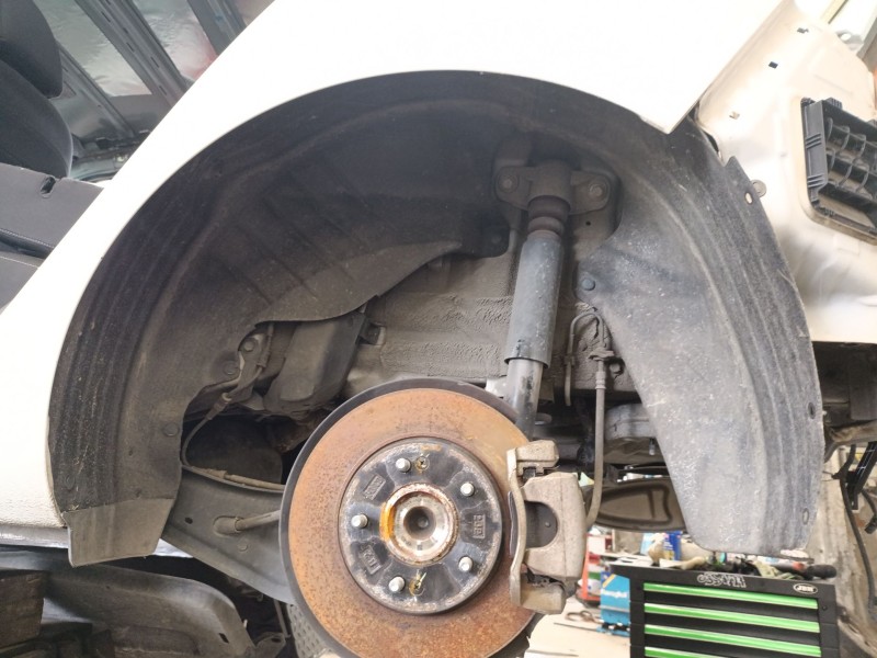 Recambio de paso rueda trasero izquierdo para hyundai i30 (pde, pd, pden) 1.6 crdi referencia OEM IAM 86821G4200  