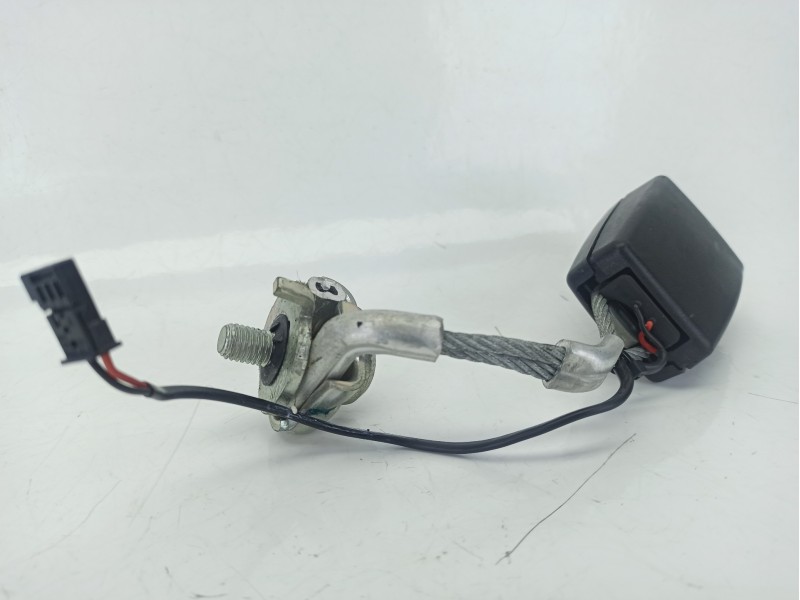Recambio de enganche cinturon trasero izquierdo para bmw 5 touring (f11) 535 d referencia OEM IAM 724327307  