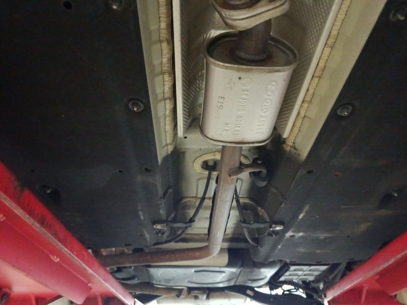 Recambio de tubo escape central para hyundai ioniq (ae) 1.6 gdi hybrid referencia OEM IAM 28650G2100  