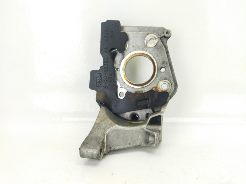 Recambio de soporte bomba inyeccion para volvo v40 hatchback (525) d2 referencia OEM IAM 9684778280  