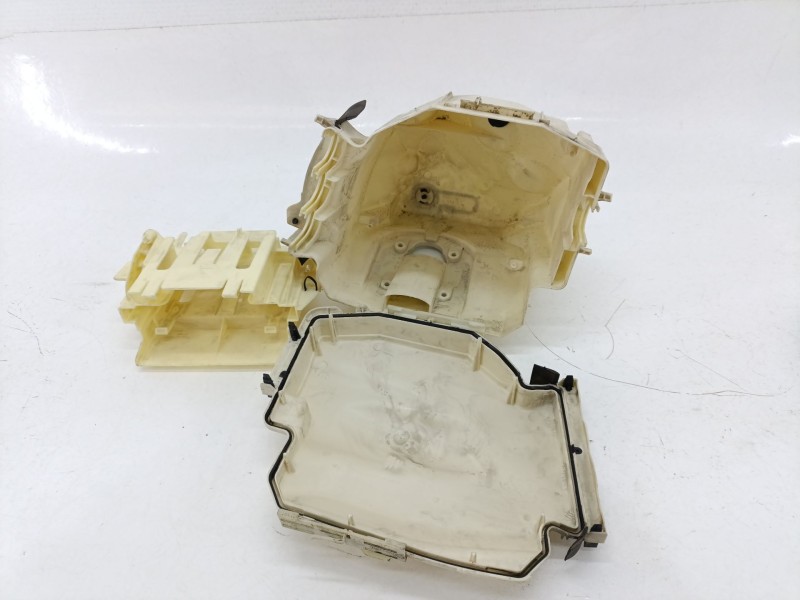 Recambio de caja reles / fusibles para bmw x1 (e84) sdrive 18 d referencia OEM IAM 51472991186  