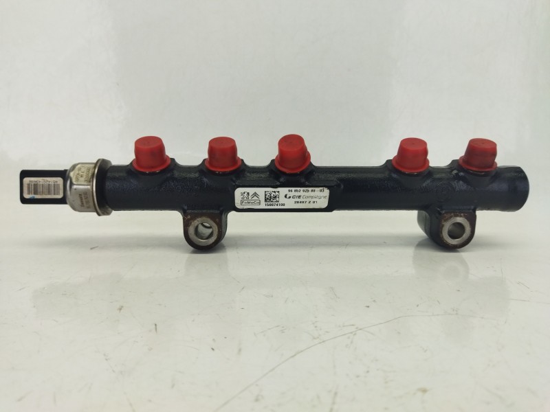 Recambio de rampa inyectora para volvo v40 hatchback (525) d2 referencia OEM IAM 9685297580  
