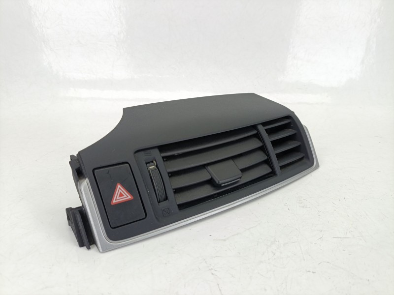 Recambio de rejilla aireadora para toyota verso (_r2_) 2.0 d-4d (aur20_) referencia OEM IAM 556700F030  