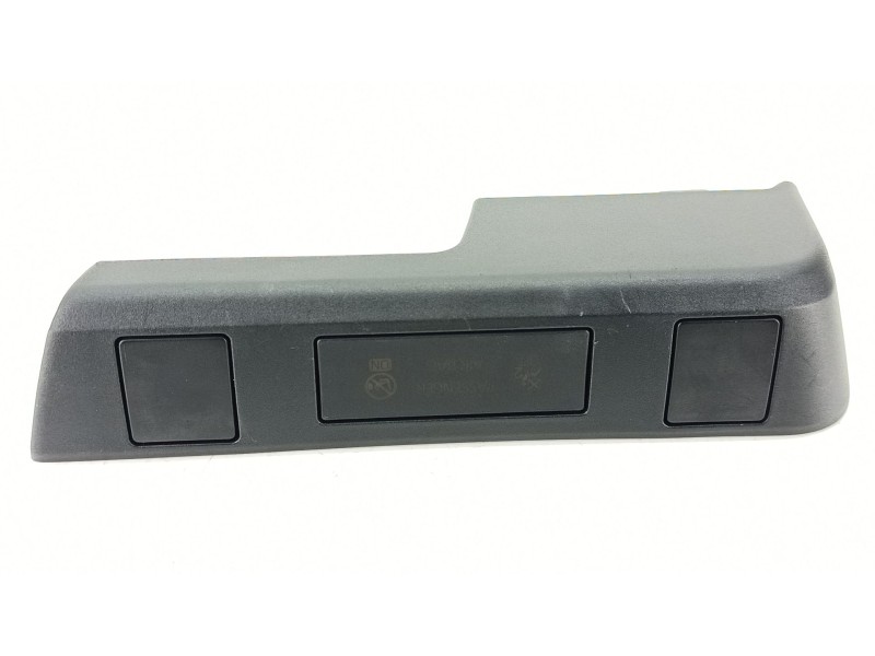 Recambio de moldura para toyota yaris (_p21_, _pa1_, _ph1_) 1.5 hybrid (mxph10) referencia OEM IAM 554070D060  