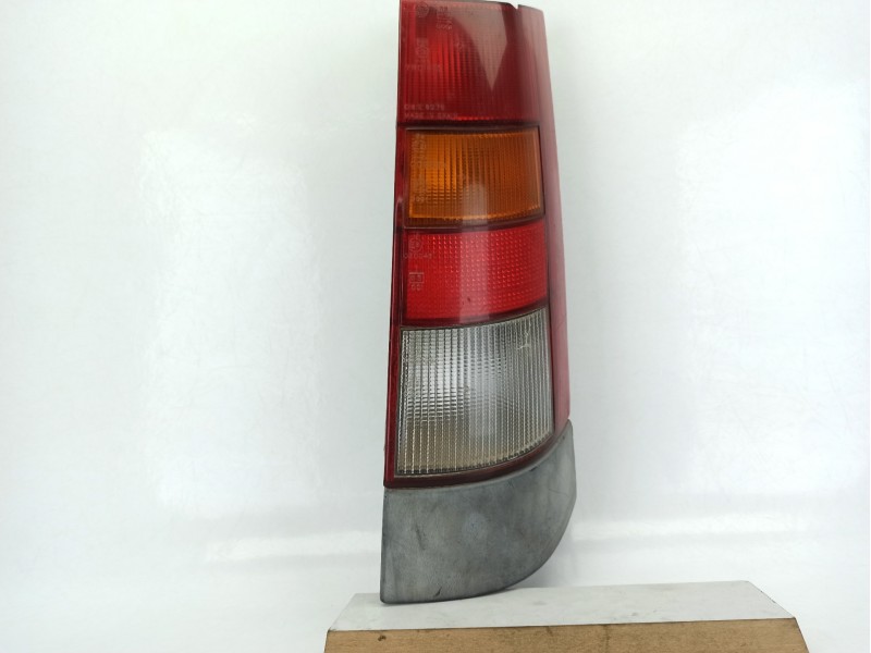 Recambio de piloto trasero derecho para renault 5 (b/c40) 1.4 referencia OEM IAM 7R01413  