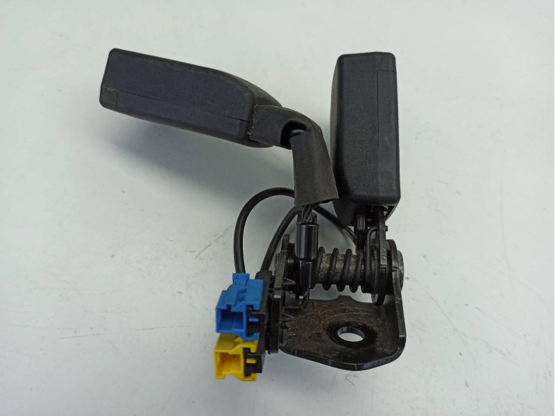 Recambio de enganche cinturon trasero izquierdo para mercedes-benz clase a (w176) a 180 cdi / d (176.012) referencia OEM IAM   