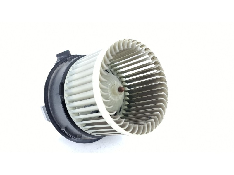 Recambio de motor calefaccion para peugeot 2008 ii (ud_, us_, uy_, uj_, ur_, uc_) 1.5 bluehdi 110 (udyhsk) referencia OEM IAM 70