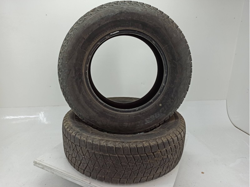 Recambio de neumatico para fruehauf super 55 super 55 referencia OEM IAM 22570R16  