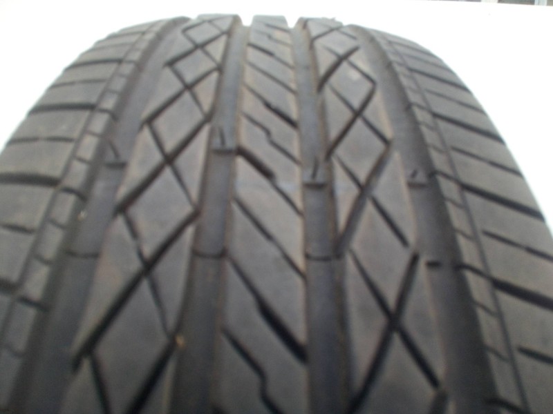 Recambio de neumatico para fruehauf super 55 super 55 referencia OEM IAM 22570R16  