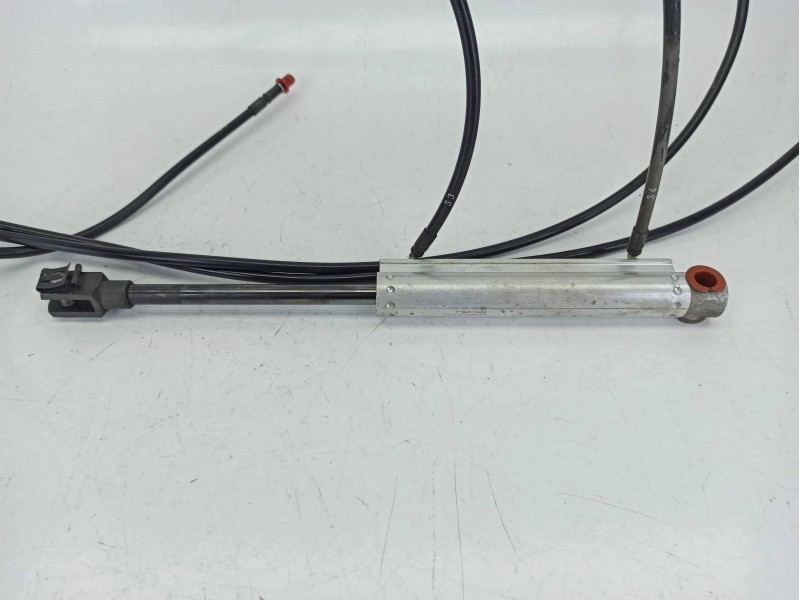Recambio de amortiguadores maletero / porton para ford focus ii descapotable 2.0 tdci referencia OEM IAM LA190581  