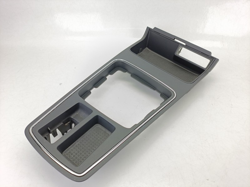 Recambio de embellecedor para seat leon (5f1) 1.4 tsi referencia OEM IAM 5F1863283D  