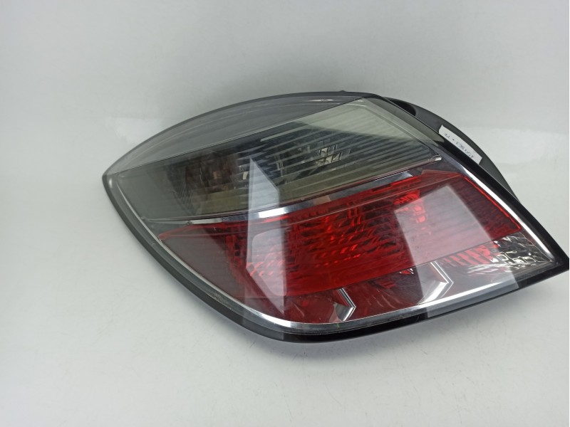 Recambio de piloto trasero izquierdo para opel astra h gtc (a04) 1.9 cdti (l08) referencia OEM IAM 13252443  