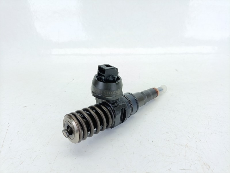 Recambio de inyector para volkswagen passat b5.5 variant (3b6) 2.0 referencia OEM IAM 038130073BA  