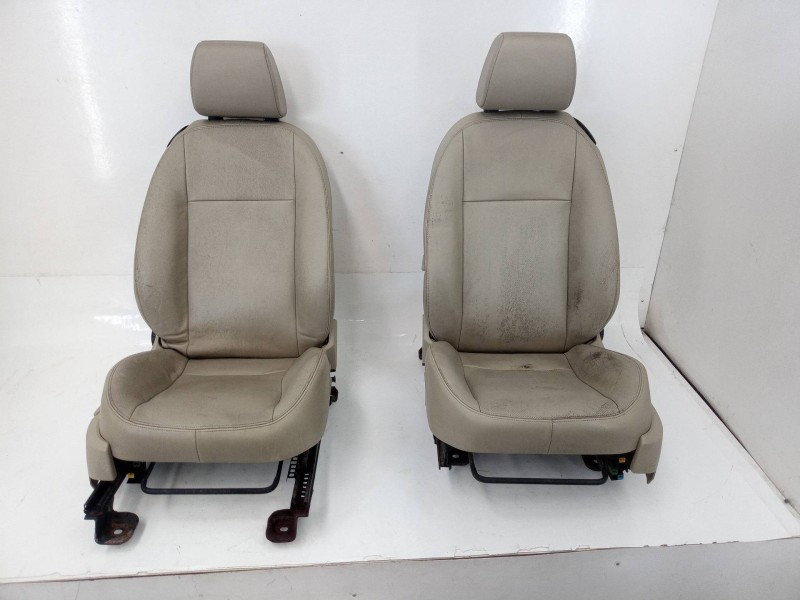 Recambio de juego asientos completo para ford focus ii descapotable 2.0 tdci referencia OEM IAM   