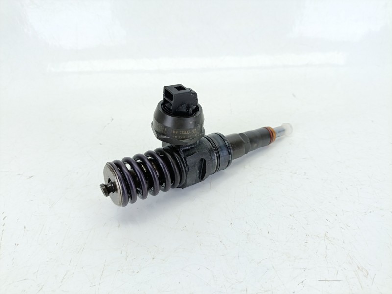 Recambio de inyector para volkswagen passat b5.5 variant (3b6) 2.0 referencia OEM IAM 038130073BA  