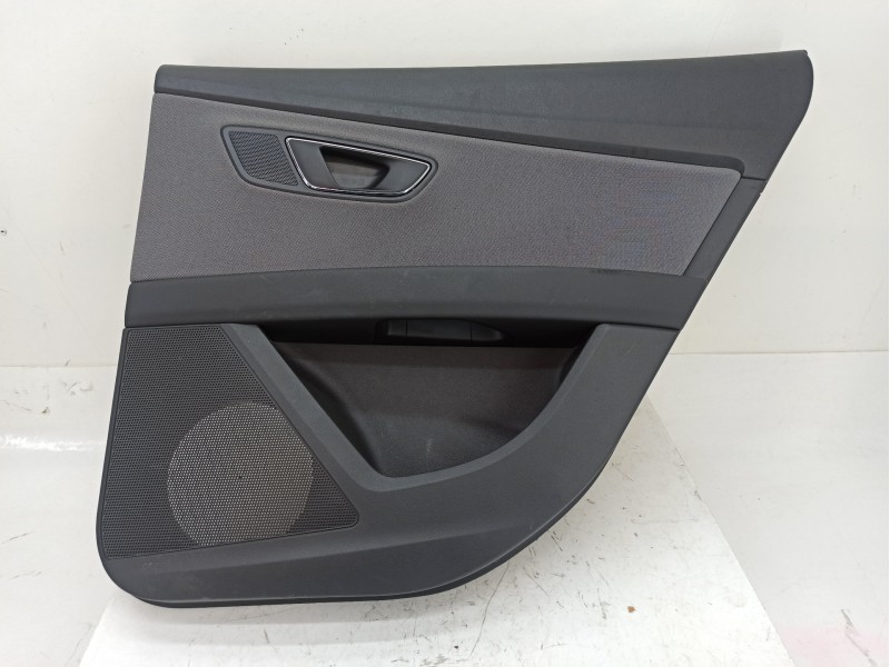 Recambio de guarnecido puerta trasera derecha para seat leon (5f1) 1.4 tsi referencia OEM IAM 5F9867212C  