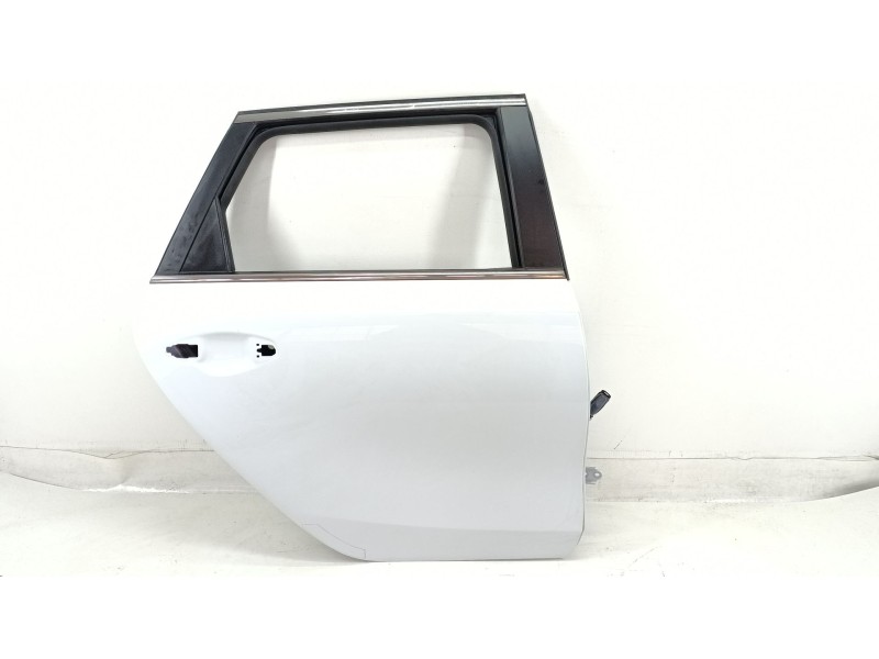 Recambio de puerta trasera derecha para kia ceed tourer (cd) 1.0 t-gdi referencia OEM IAM 77004J7000  