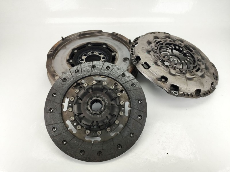 Recambio de kit embrague para toyota verso (_r2_) 2.0 d-4d (aur20_) referencia OEM IAM 3100105140  