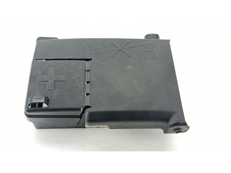 Recambio de caja reles / fusibles para opel zafira tourer c (p12) 1.6 cdti (75) referencia OEM IAM 13462218  