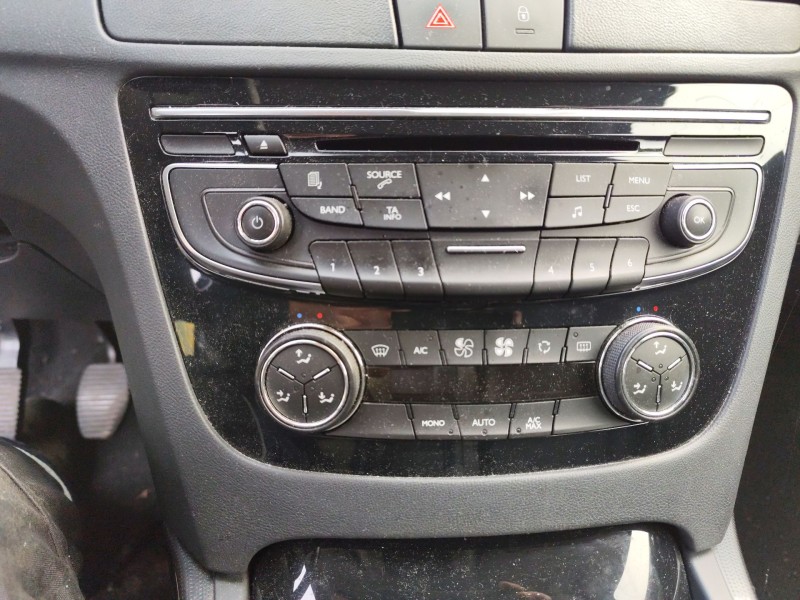 Recambio de mando climatizador para peugeot 508 i (8d_) 2.0 hdi referencia OEM IAM 98023792XZ  