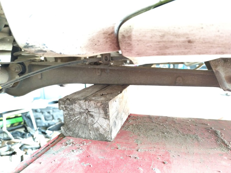 Recambio de tirante trasero derecho para suzuki jimny todo terreno, cerrada (sn) 1.5 ddis 4x4 referencia OEM IAM   