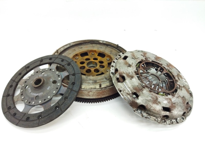 Recambio de kit embrague para peugeot rcz 2.0 hdi referencia OEM IAM 9686915780  