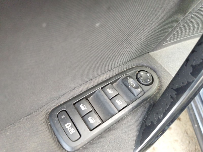 Recambio de mando elevalunas delantero izquierdo para peugeot 508 i (8d_) 2.0 hdi referencia OEM IAM 6490NR  