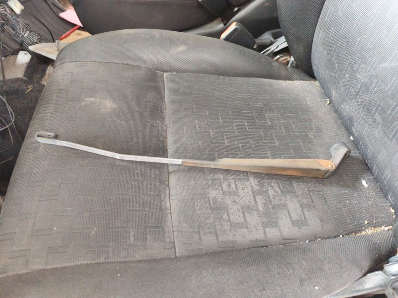 Recambio de brazo limpia trasero para suzuki jimny todo terreno, cerrada (sn) 1.5 ddis 4x4 referencia OEM IAM   