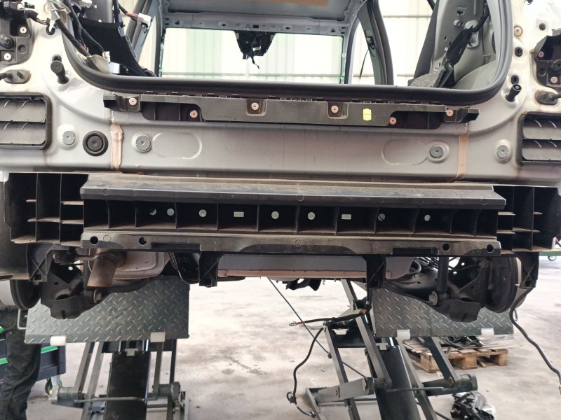 Recambio de refuerzo paragolpes trasero para renault captur ii (hf_) tce 90 (hfm6) referencia OEM IAM   