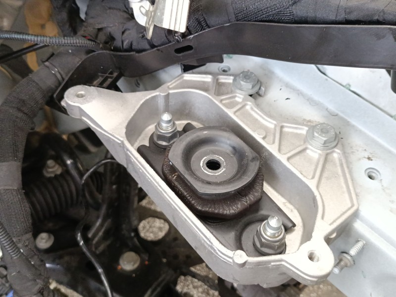 Recambio de soporte motor izquierdo para renault captur ii (hf_) tce 90 (hfm6) referencia OEM IAM 112536909  