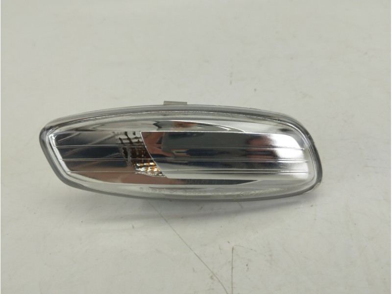 Recambio de piloto lateral izquierdo para peugeot rcz 2.0 hdi referencia OEM IAM 9680005080  