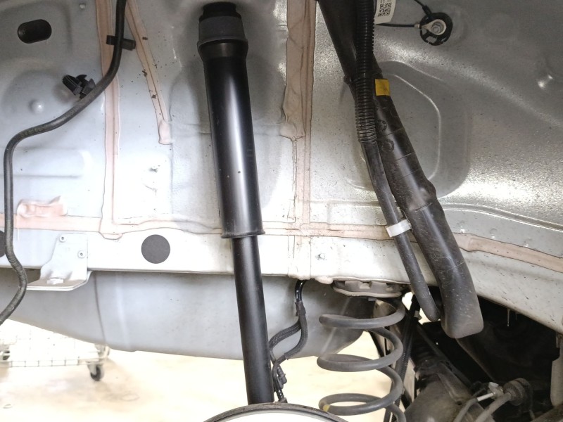 Recambio de amortiguador trasero derecho para renault captur ii (hf_) tce 90 (hfm6) referencia OEM IAM 562106719R  