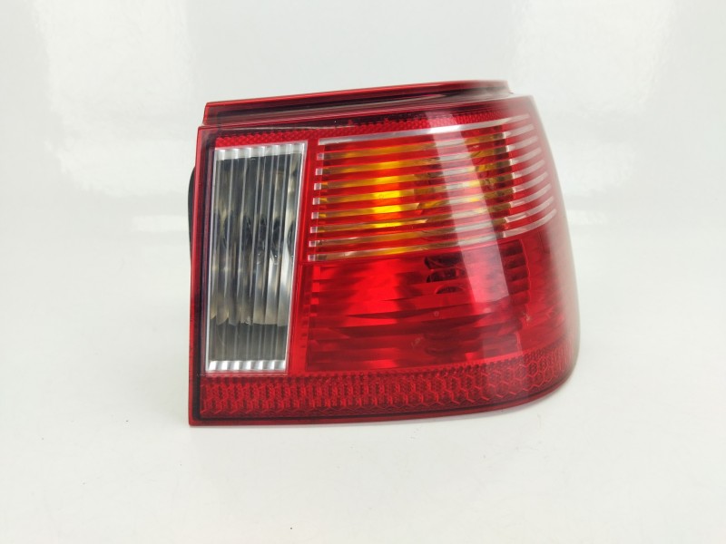 Recambio de piloto trasero derecho para seat ibiza (6k1) select referencia OEM IAM 6K6945096J  