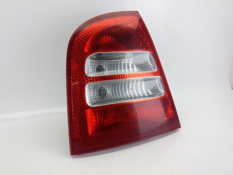 Recambio de piloto trasero izquierdo para skoda octavia berlina (1u2) 1.9 sdi glx referencia OEM IAM 1U6945111  