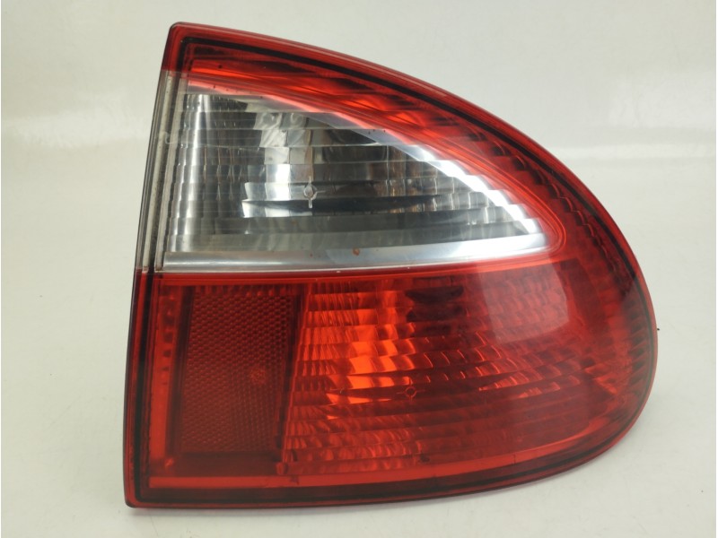 Recambio de piloto trasero derecho para seat leon (1m1) sport referencia OEM IAM 1M6945112  