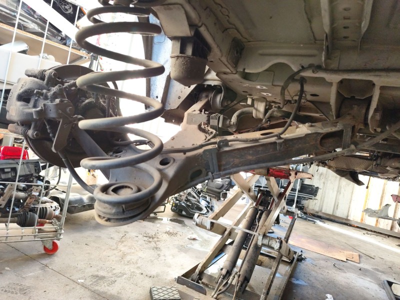 Recambio de brazo suspension inferior trasero izquierdo para citroën jumpy iii furgoneta (v_) 2.0 bluehdi 120 referencia OEM IAM