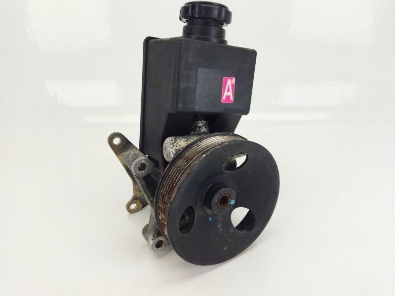 Recambio de bomba direccion para ssangyong rodius i 2.7 xdi referencia OEM IAM NS4540647  