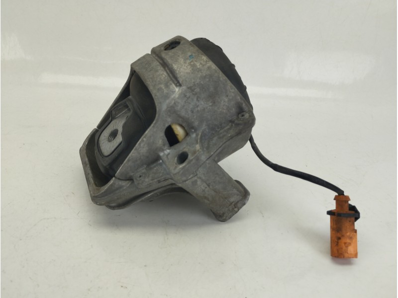 Recambio de soporte motor izquierdo para audi a5 (8t3) 3.0 tdi quattro referencia OEM IAM 8K0199381  