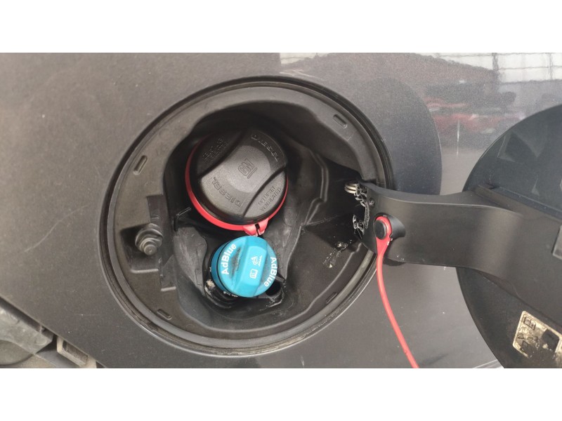 Recambio de tapon combustible para opel zafira tourer c (p12) 1.6 cdti (75) referencia OEM IAM   