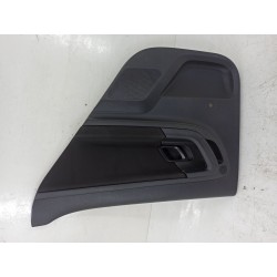 GUARNECIDO PUERTA TRASERA DERECHA 5J6867210 