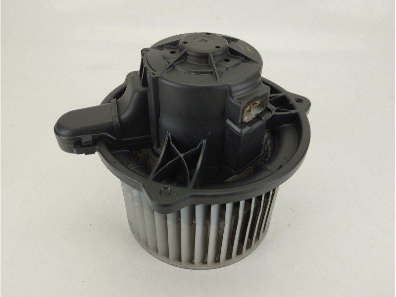 Recambio de motor calefaccion para kia cee´d hatchback (ed) 1.6 crdi 115 referencia OEM IAM 971131H000  