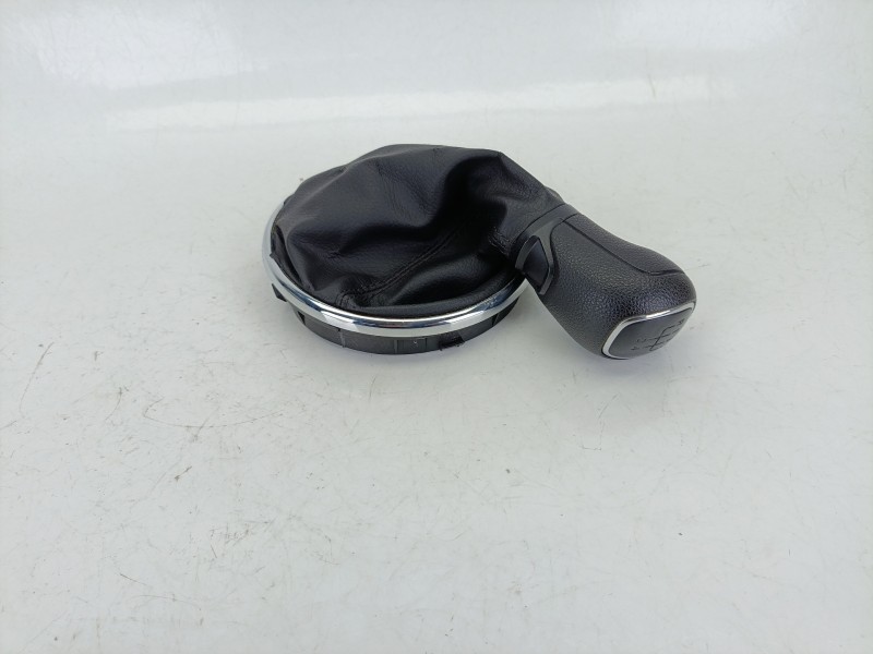 Recambio de guarnecidos palanca cambio para seat ibiza iv (6j5, 6p1) 1.2 tsi referencia OEM IAM 5J0711113R  