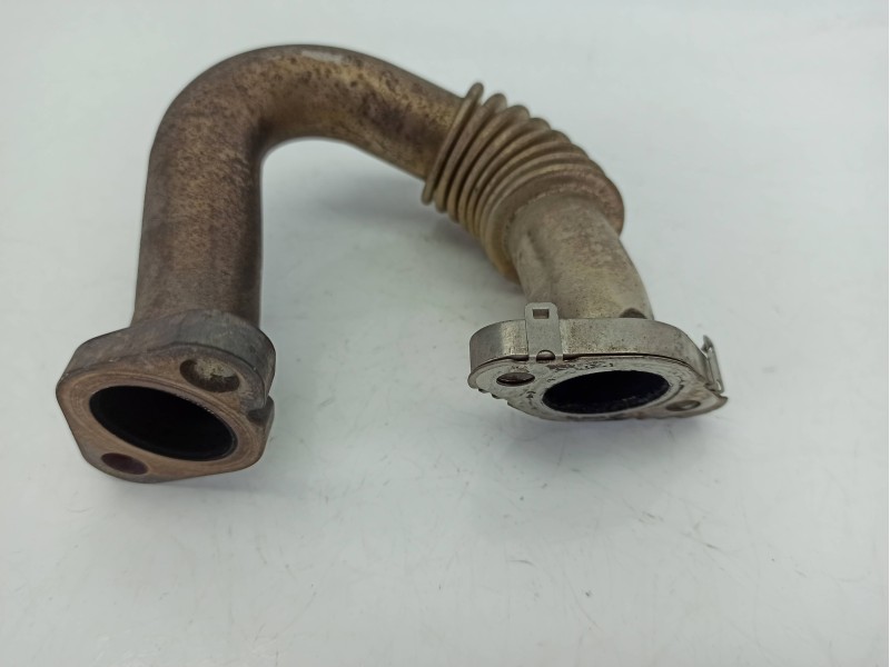Recambio de tubo para audi a3 sportback (8pa) 1.6 tdi referencia OEM IAM 03P131521B  