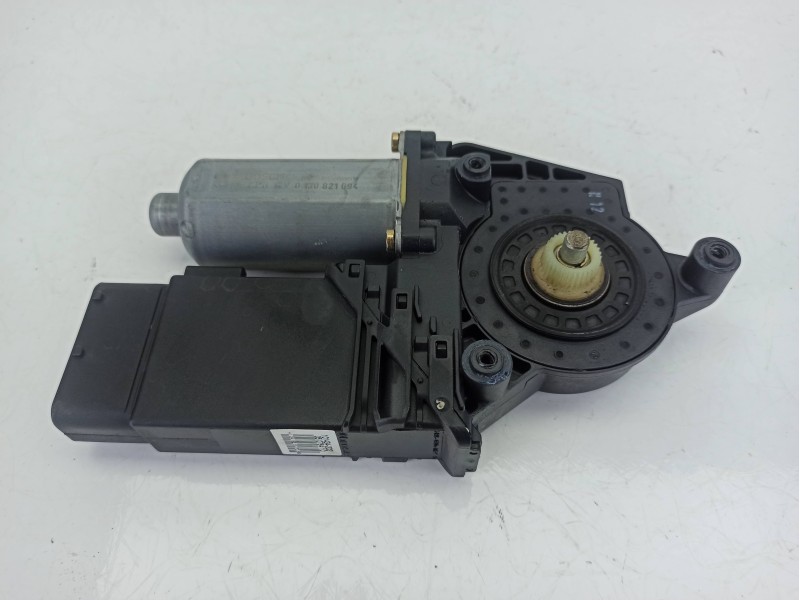 Recambio de motor elevalunas delantero derecho para volkswagen passat berlina (3b2) comfortline referencia OEM IAM 0130821694  