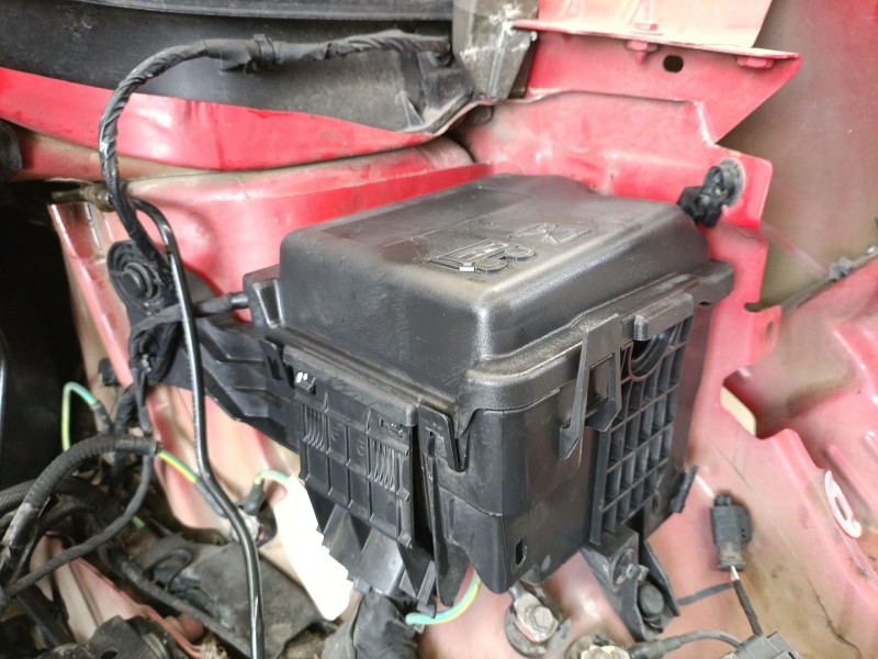 Recambio de caja reles / fusibles para citroën c4 cactus 1.5 bluehdi 100 referencia OEM IAM SN  